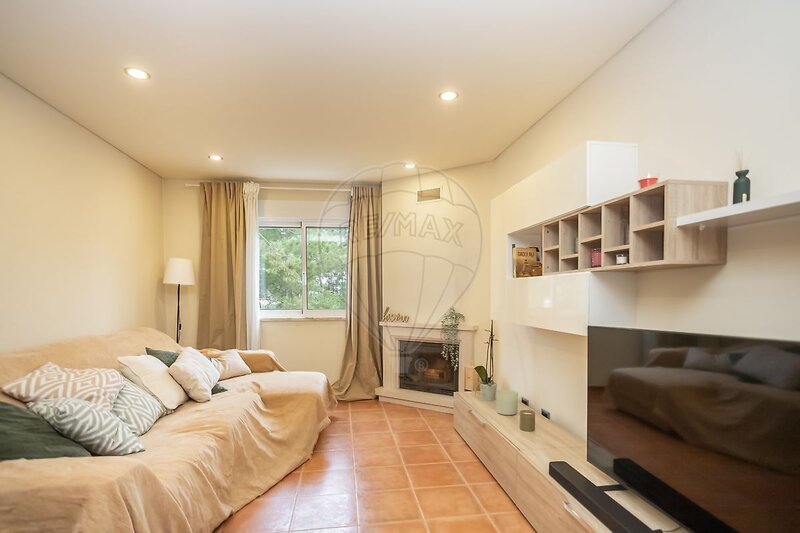 Apartamento T2 à venda em Azeitão (São Lourenço e São Simão), Setúbal RE/MAX Portugal