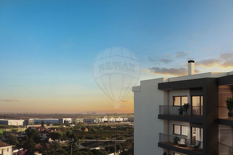 Apartamento T4 à venda em Castanheira do Ribatejo e Cachoeiras, Vila Franca de Xira RE/MAX Portugal