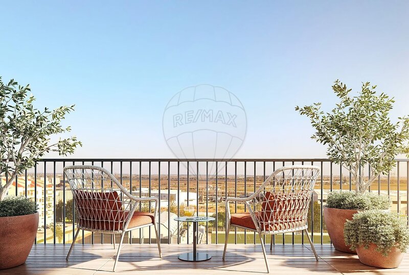 Apartamento T4 à venda em Castanheira do Ribatejo e Cachoeiras, Vila Franca de Xira RE/MAX Portugal