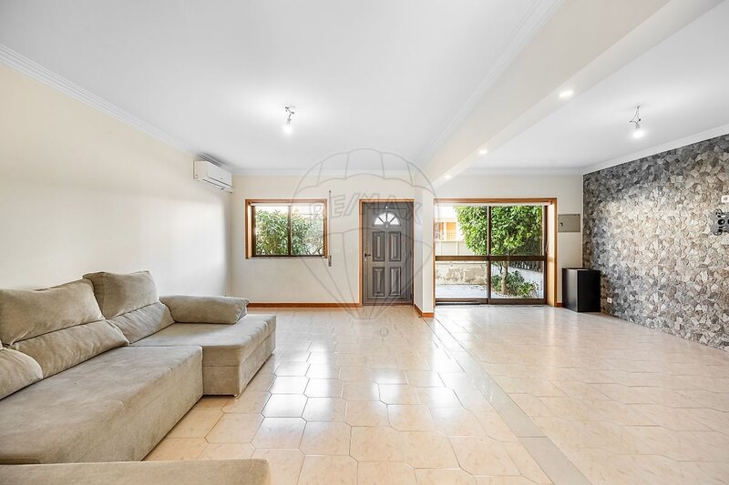 Moradia T4 à venda em Celeirós, Aveleda e Vimieiro, Braga RE/MAX Portugal