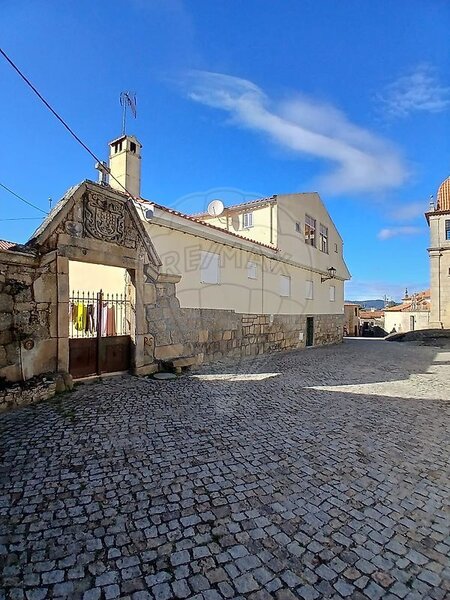 Moradia T5 à venda em Penso e Freixinho, Sernancelhe RE/MAX Portugal