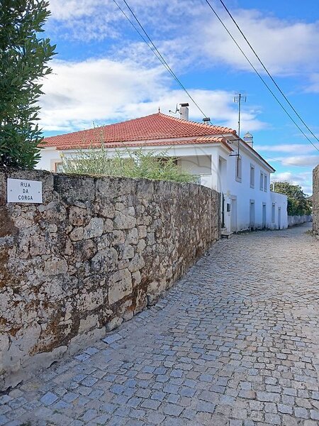 Moradia T4 à venda em Vila da Ponte, Sernancelhe RE/MAX Portugal
