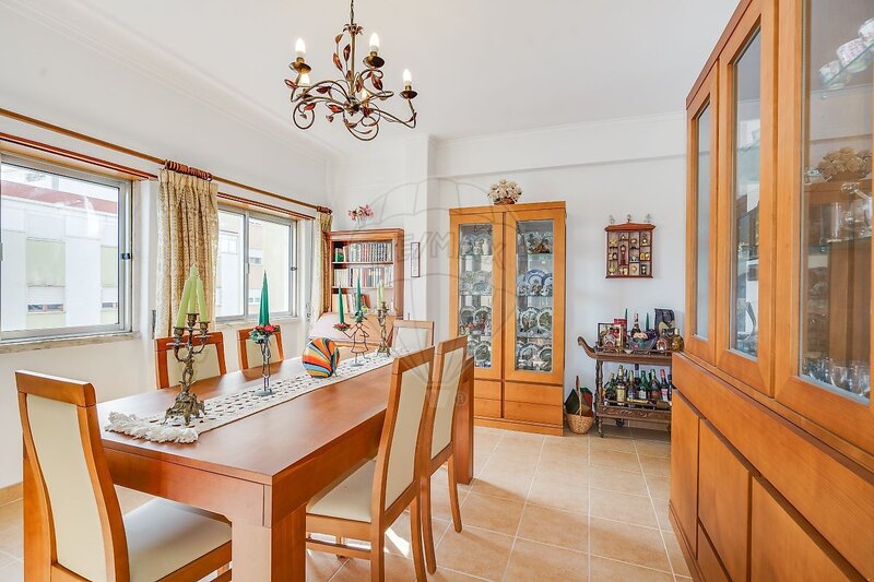 Apartamento T3 à venda em Pontinha e Famões, Odivelas RE/MAX Portugal