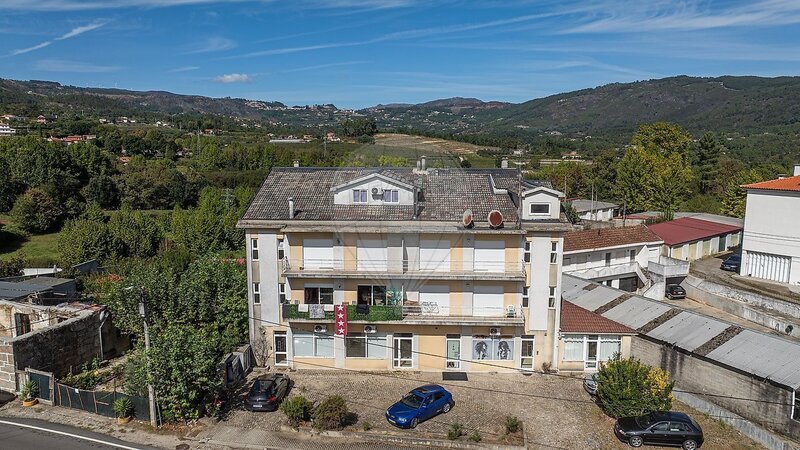 Loja à venda em Veade, Gagos e Molares, Celorico de Basto RE/MAX Portugal
