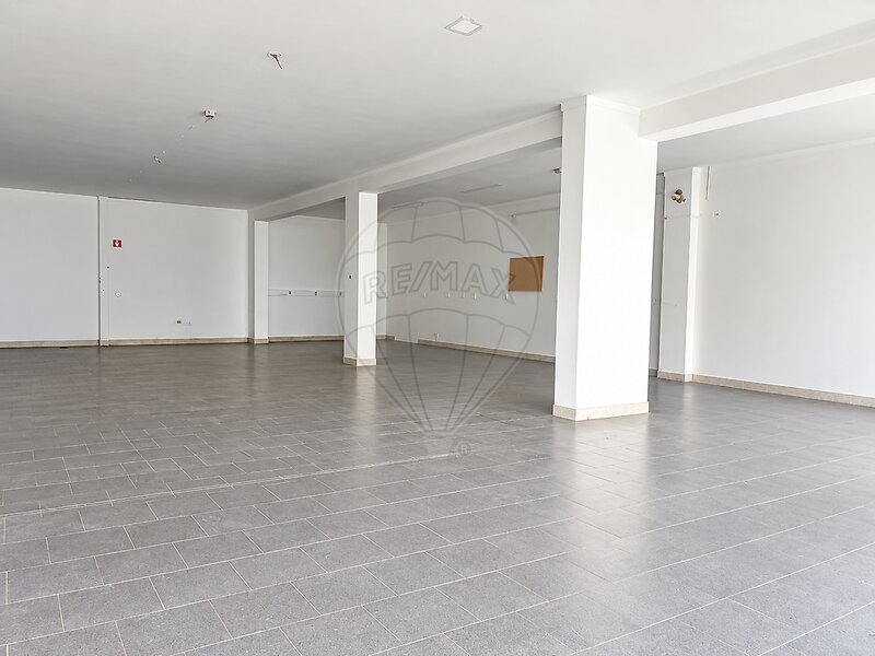 Loja à venda em Lomar e Arcos, Braga RE/MAX Portugal