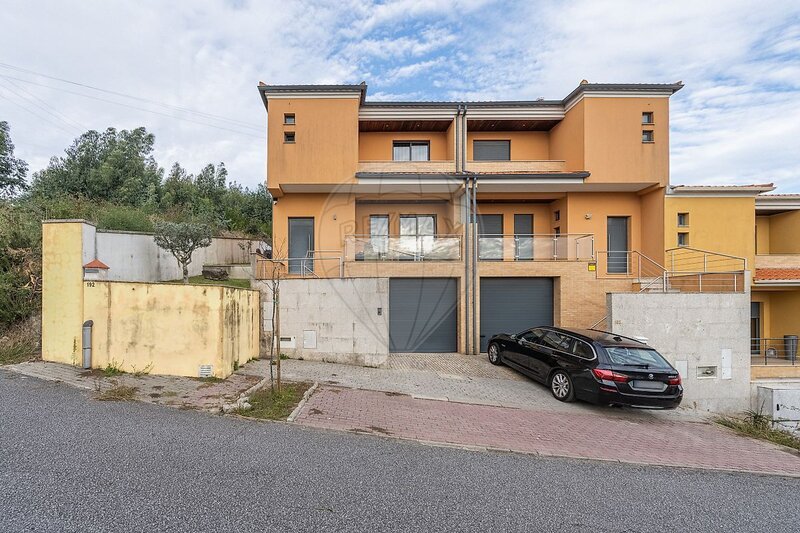 Moradia T3 à venda em Joane, Vila Nova de Famalicão RE/MAX Portugal