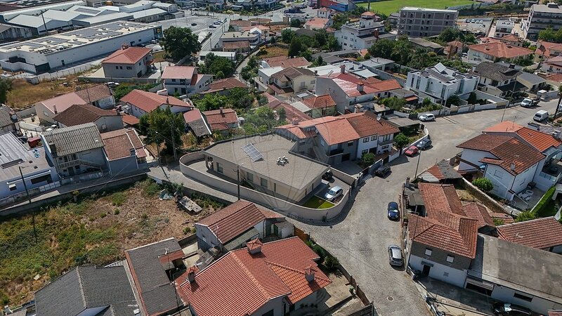 Moradia T3 à venda em Bougado (São Martinho e Santiago), Trofa RE/MAX Portugal