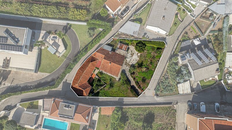 Moradia T2 à venda em Vila Nova de Famalicão e Calendário, Vila Nova de Famalicão RE/MAX Portugal