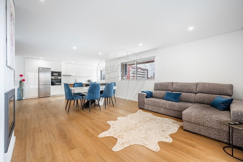 Apartamento T3 à venda em Vila Verde e Barbudo, Vila Verde RE/MAX Portugal