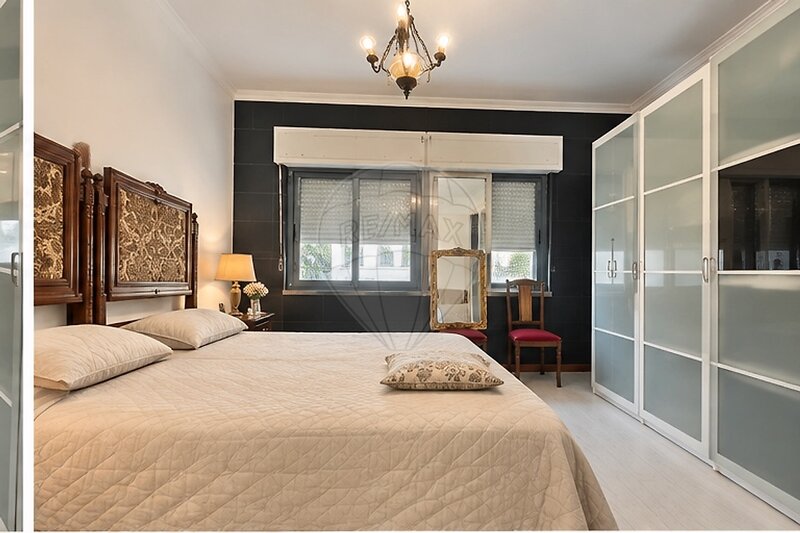Apartamento T2 à venda em Algés, Linda-a-Velha e Cruz Quebrada-Dafundo, Oeiras RE/MAX Portugal