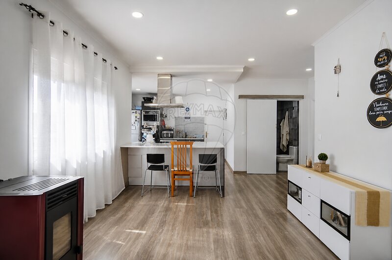 Moradia T3 à venda em Gondifelos, Cavalões e Outiz, Vila Nova de Famalicão RE/MAX Portugal