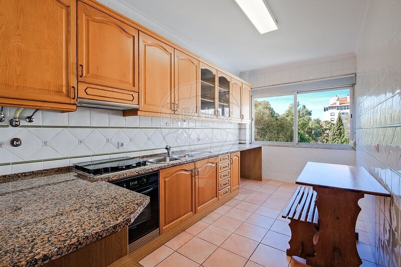 Apartamento T3 à venda em Massamá e Monte Abraão, Sintra RE/MAX Portugal