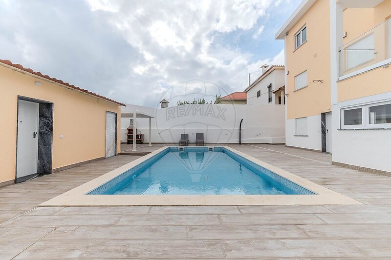 Apartamento T1 à venda em Carcavelos e Parede, Cascais RE/MAX Portugal
