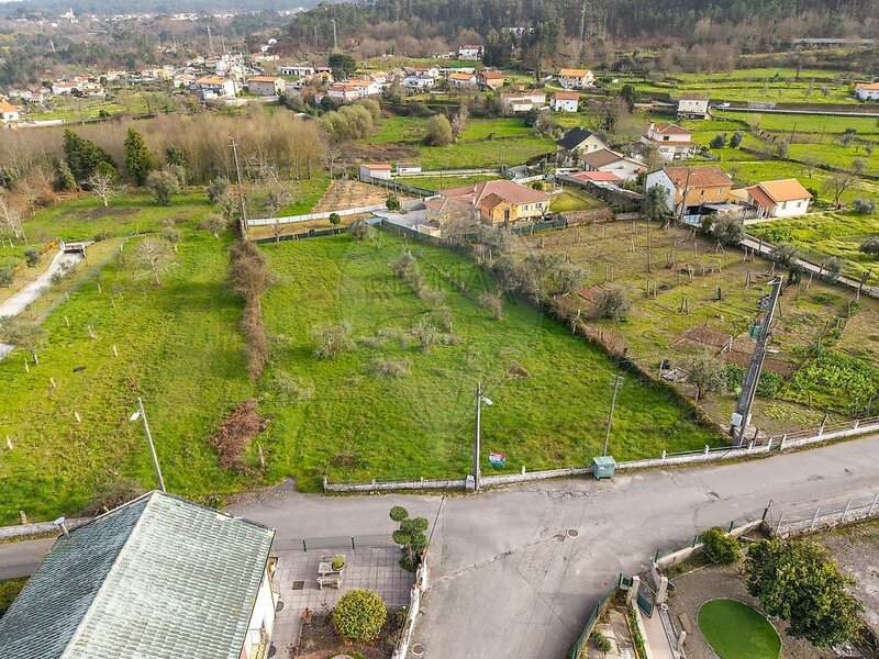 Terreno à venda em Vouzela e Paços de Vilharigues, Vouzela RE/MAX Portugal