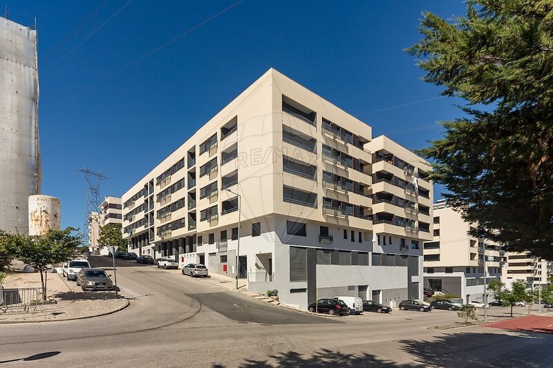 Apartamento T3 à venda em Santo António dos Cavaleiros e Frielas, Loures RE/MAX Portugal