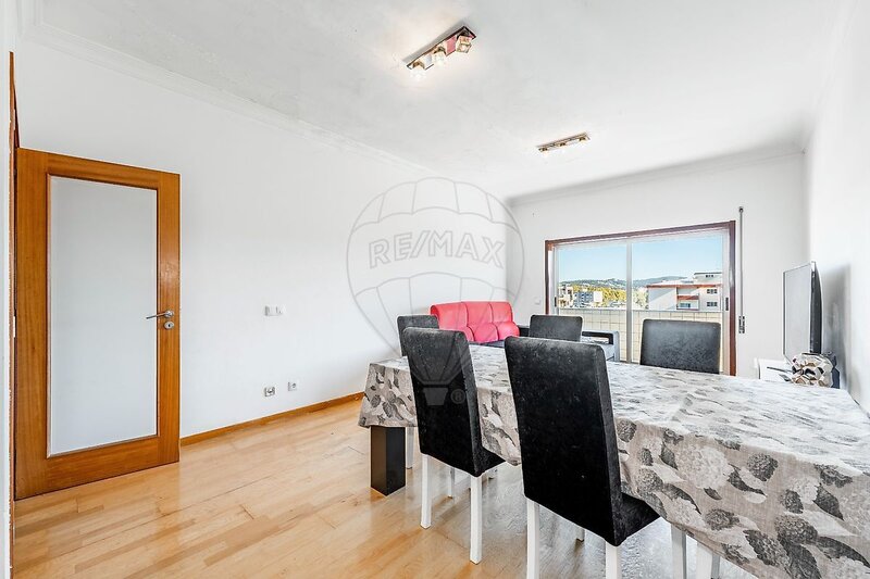 Apartamento T2 à venda em Vila Nova de Famalicão e Calendário, Vila Nova de Famalicão RE/MAX Portugal
