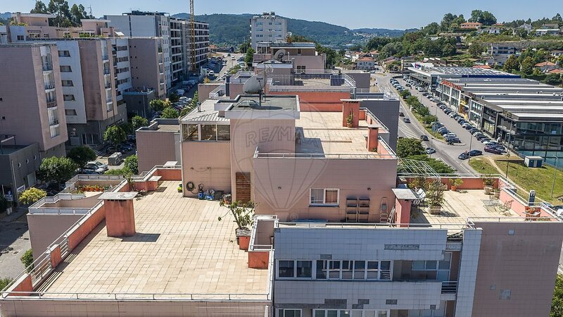 Apartamento T4 à venda em Ferreiros e Gondizalves, Braga RE/MAX Portugal