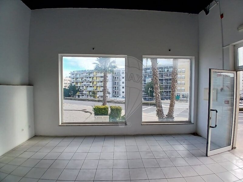 Loja à venda em Armação de Pêra, Silves RE/MAX Portugal