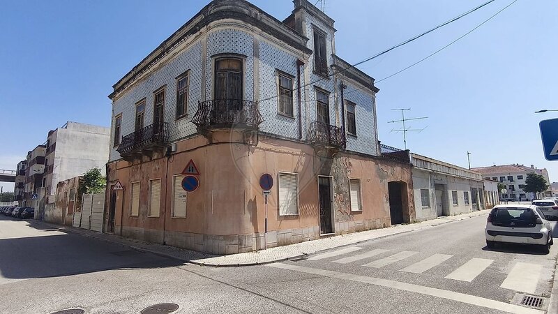 Moradia T6 à venda em São João Baptista, Entroncamento RE/MAX Portugal