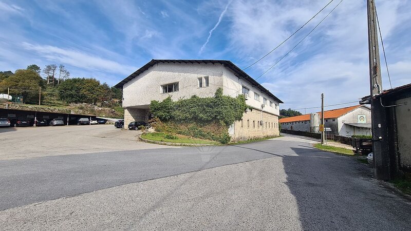 Armazém à venda em Guardão, Tondela RE/MAX Portugal