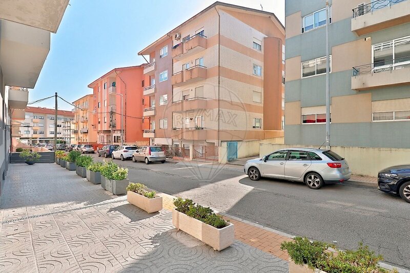 Apartamento T3 à venda em Ermesinde, Valongo RE/MAX Portugal