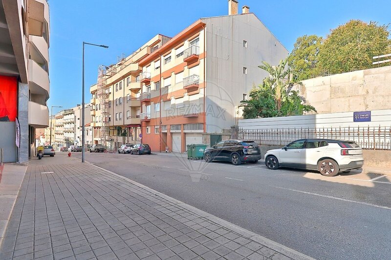 Apartamento T3 à venda em Mafamude e Vilar do Paraíso, Vila Nova de Gaia RE/MAX Portugal