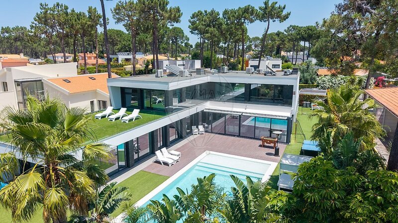 Moradia T5 de luxo à venda em Charneca de Caparica e Sobreda, Almada RE/MAX Portugal