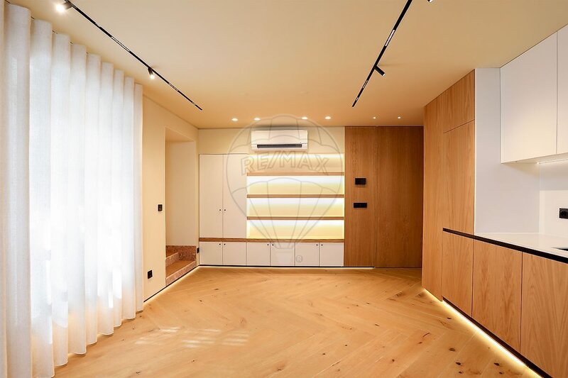 Apartamento T2 à venda em Ajuda, Lisboa RE/MAX Portugal