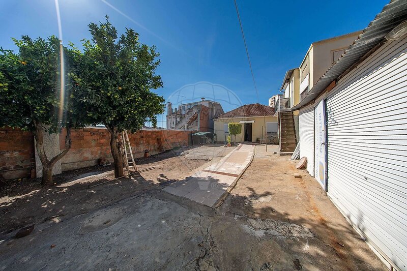Moradia T2 à venda em Odivelas, Odivelas RE/MAX Portugal