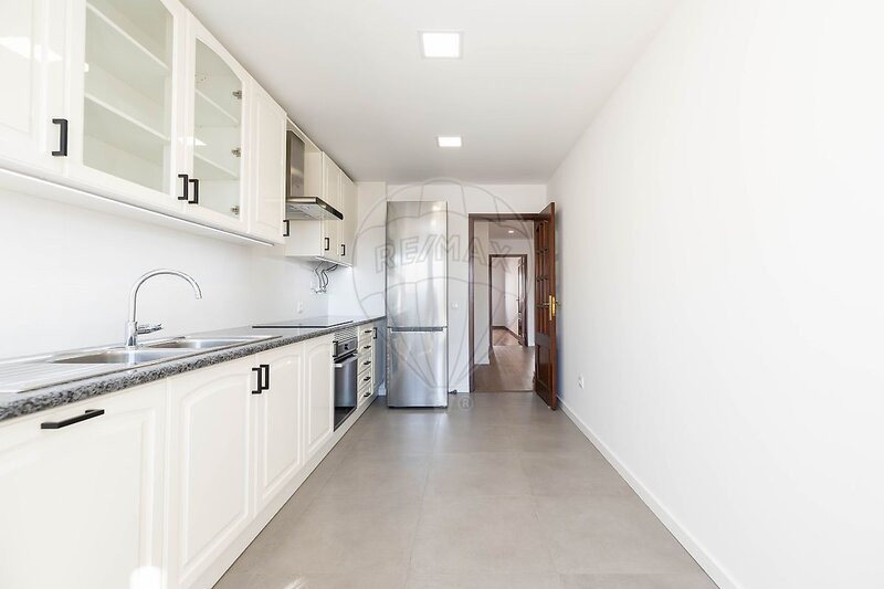 Apartamento T2 à venda em Rio de Mouro, Sintra RE/MAX Portugal