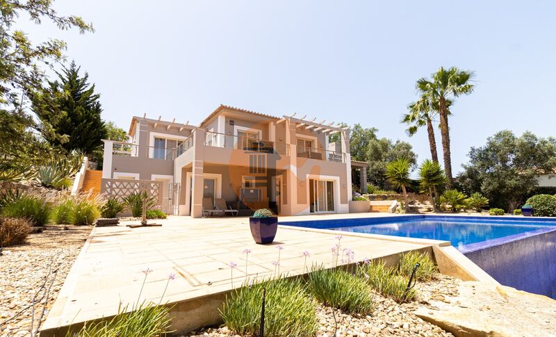Moradia no centro V3 Vale de Pinta Estômbar Lagoa (Algarve) - ténis, piscina, jardim, equipado, terraço, ar condicionado, lareira, mobilado, arrecadação