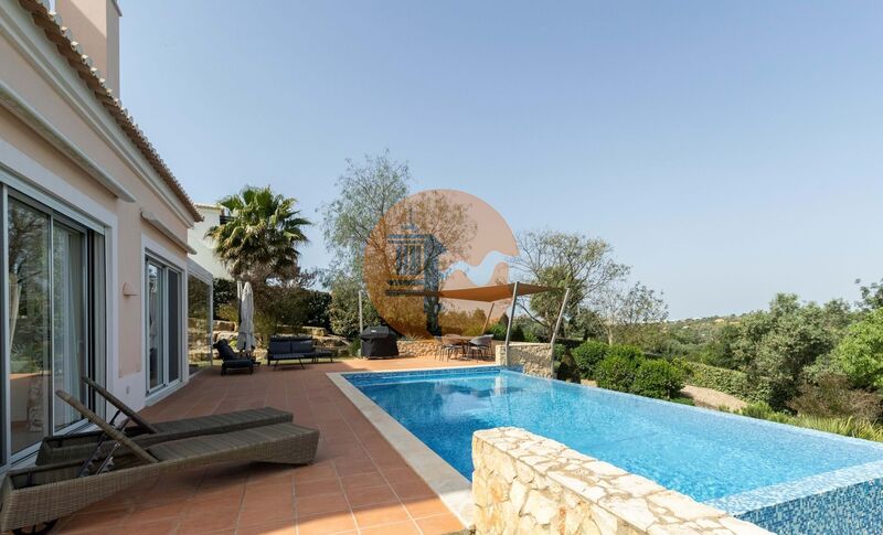 жилой дом V3 современная в центре Vale de Pinta Estômbar Lagoa (Algarve) - бассейн, сад, веранда, камин, подсобное помещение, тенис, веранды