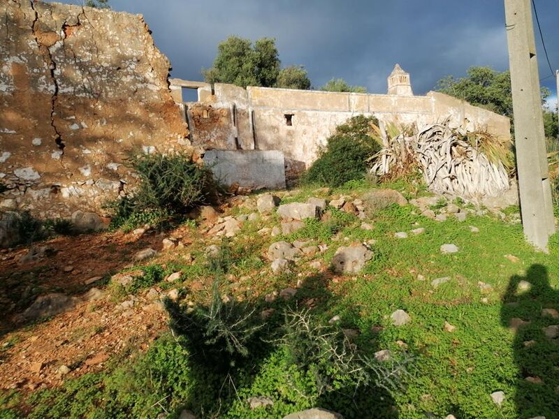 Farm with ruin Alecrineira Quelfes Olhão