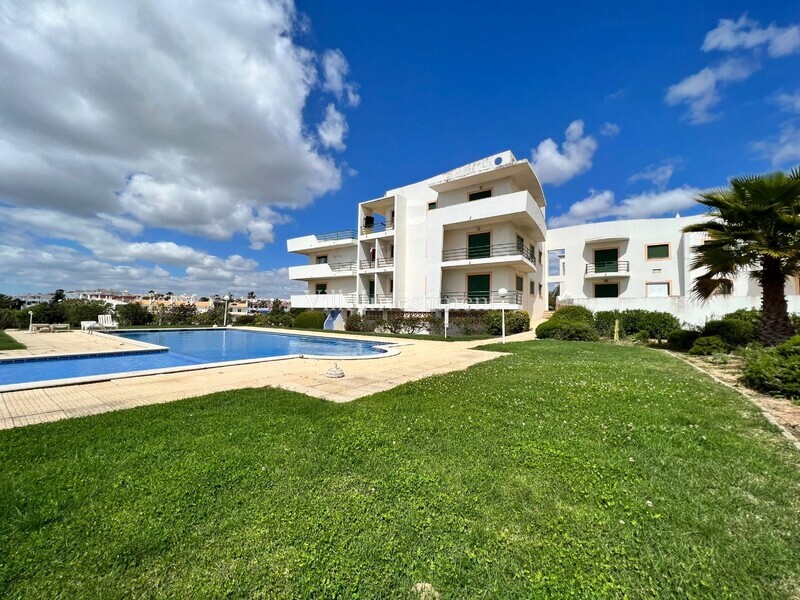 Apartment well located 2 bedrooms Areias de São João  Albufeira - condominium, furnished, terrace, swimming pool, kitchen, garden