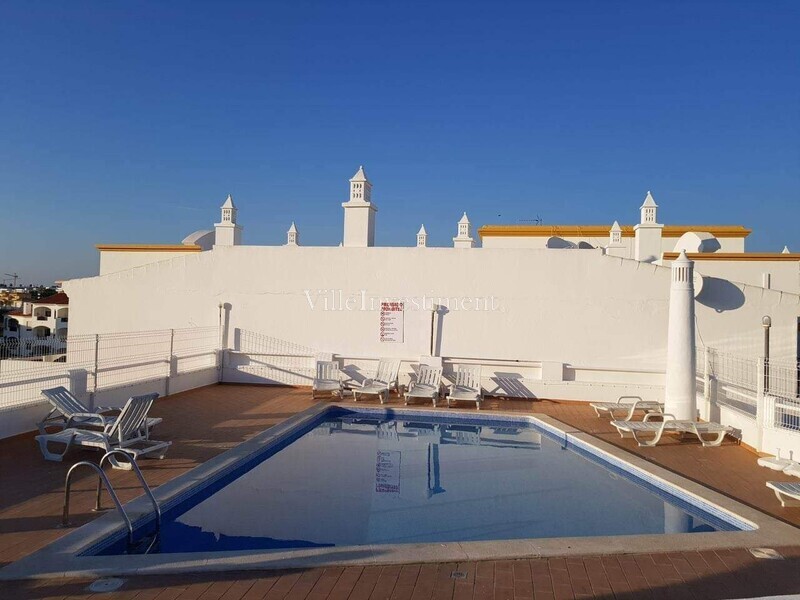 Apartamento em zona central T1+1 Albufeira - mobilado, cozinha equipada, varanda, piscina, 3º andar