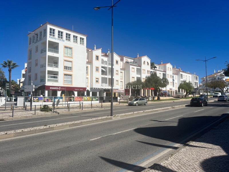 Apartment 1+1 bedrooms Areias de São João Albufeira - kitchen, condominium, balcony, 2nd floor, furnished, swimming pool