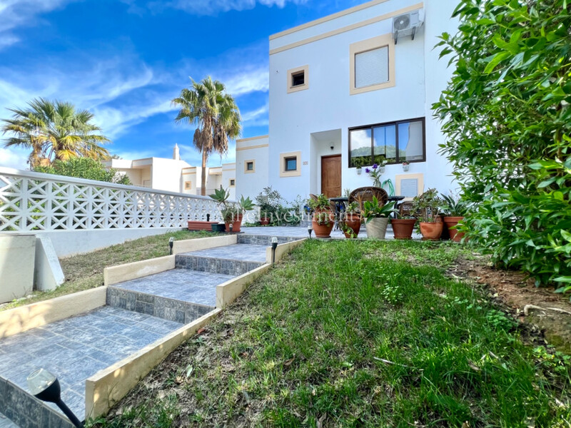 House townhouse 1+1 bedrooms Albufeira - garden, swimming pool, fireplace, quiet area, attic, equipped kitchen, furnished, private condominium, marquee