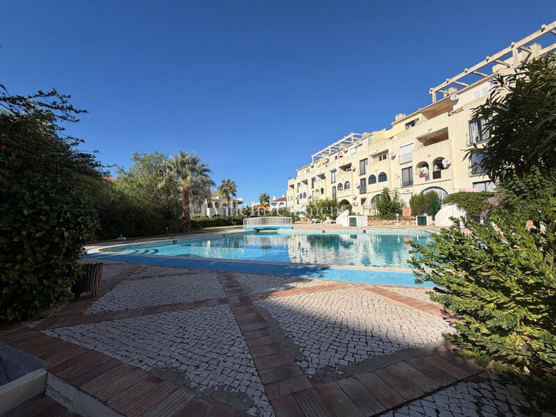 Apartamento T1 1 en condominio privado con piscina en Albufeira