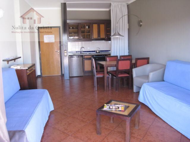 Apartamento T1 Albufeira - vidros duplos, ténis, varanda, ar condicionado, piscina, jardim