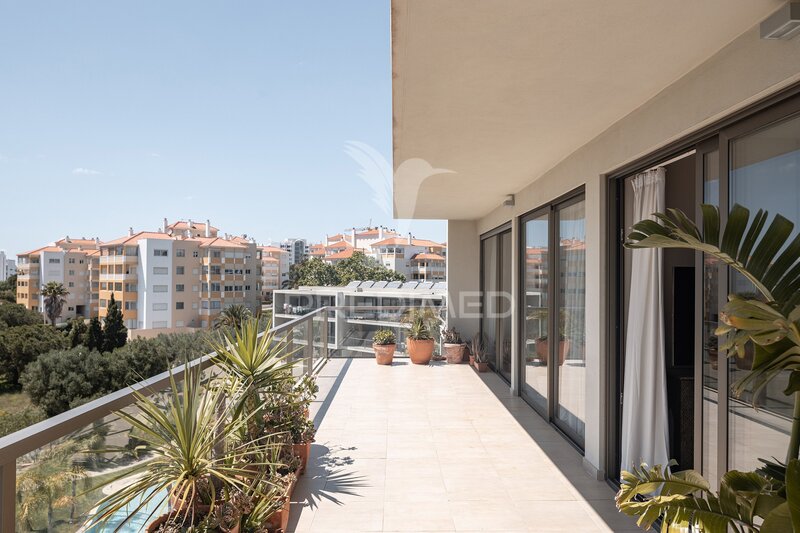 Apartment sea view T2 Portimão - sauna, parking space, terrace, gated community, garage, store room, fireplace, swimming pool, sea view