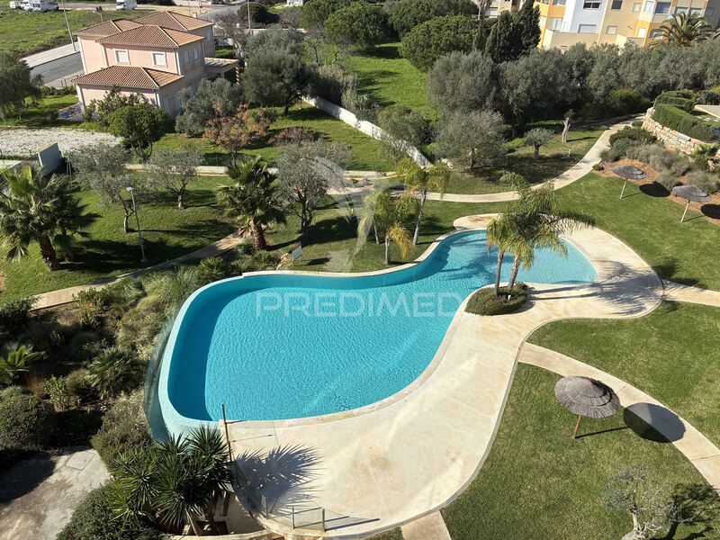 Apartamento com vista mar T2 Portimão - arrecadação, condomínio fechado, lugar de garagem, sauna, piscina, lareira, terraço, vista mar