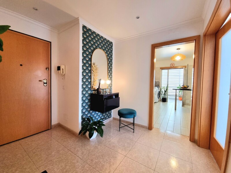 1000018440_hall_1.jpg