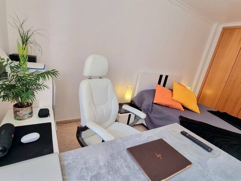 1000018440_quarto_b2.jpg