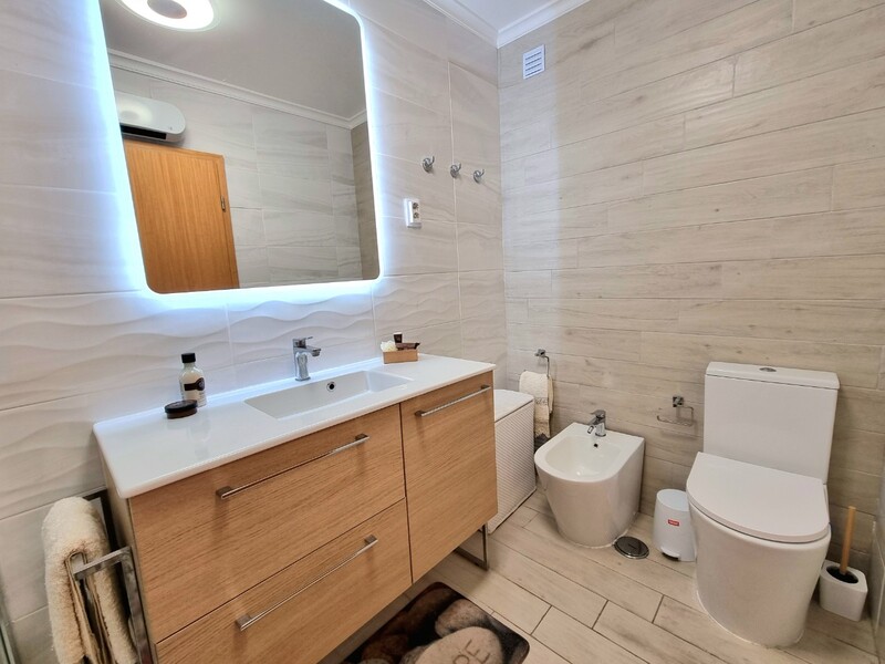 1000018440_wc2.jpg