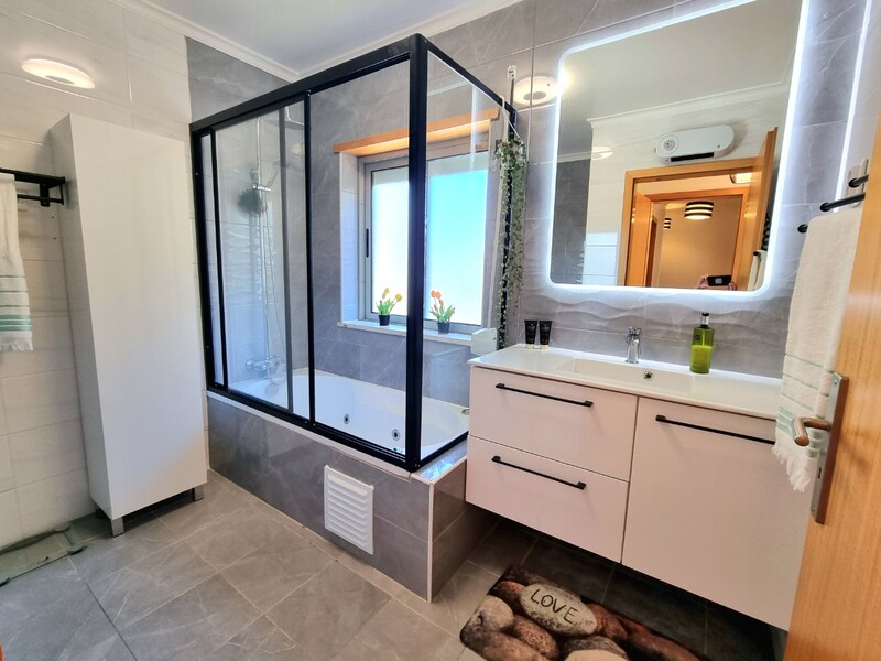 1000018440_wc_suite.jpg
