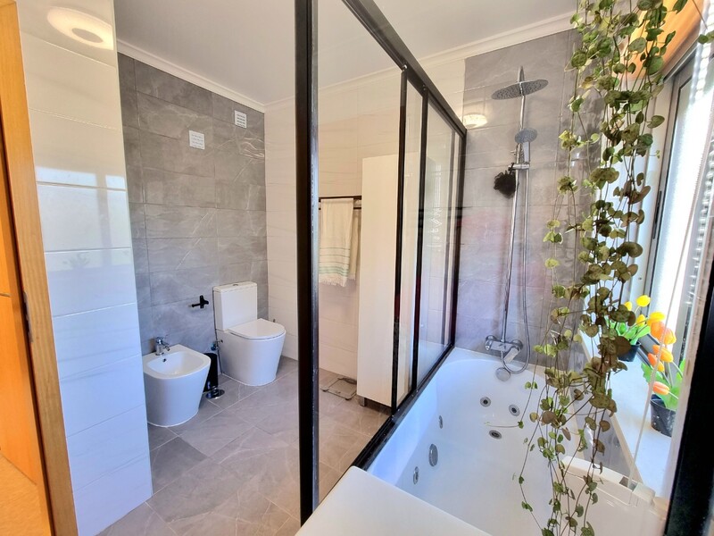 1000018440_wc_suite_1.jpg