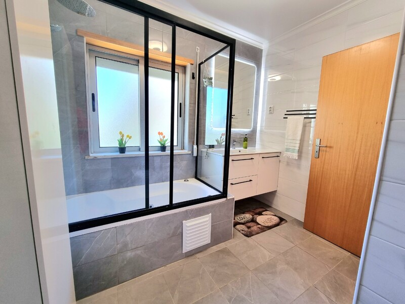 1000018440_wc_suite_3.jpg