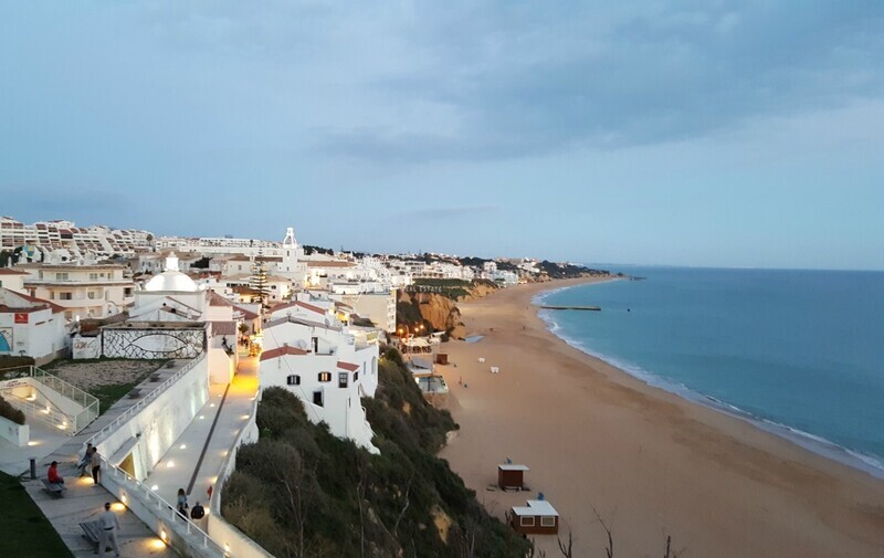 Apartamento novo T2 Praia Forte S.João Albufeira - varanda, condomínio privado, ar condicionado, cozinha equipada