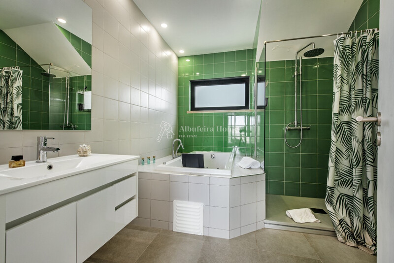 1000019291_24._bath_green.jpg