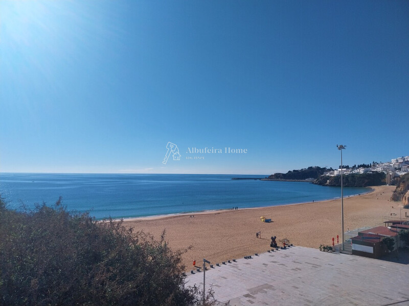 House Modern 3 bedrooms Albufeira - automatic gate, garden, terraces, balconies, air conditioning, sea view, swimming pool, solar panels, quiet area, fireplace, equipped kitchen